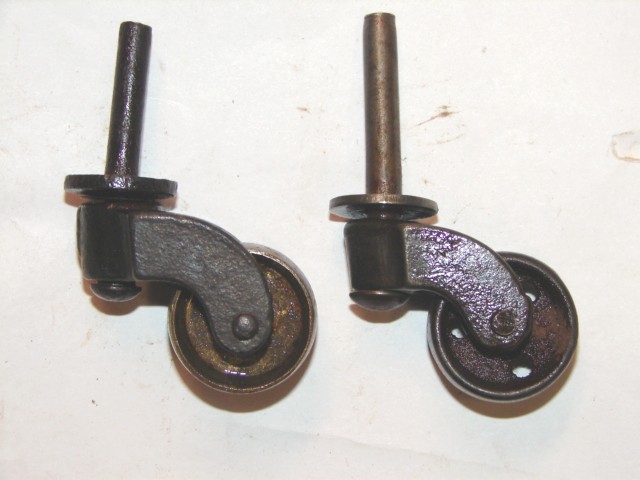 Antique Restoration Hardware, Castor