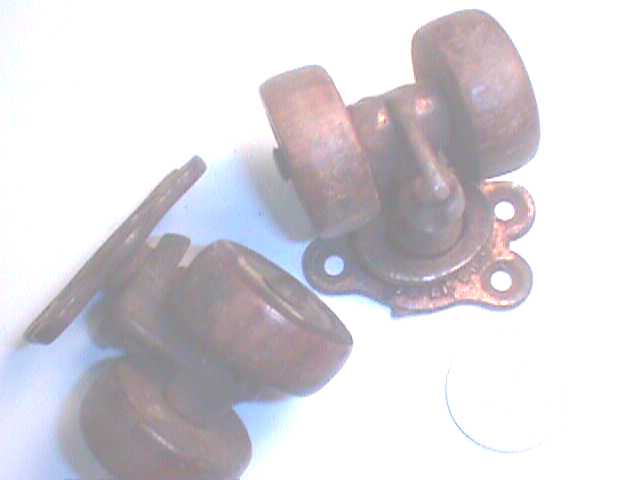 Antique Restoration Hardware, Castor