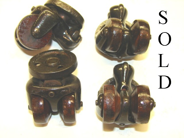 Antique Restoration Hardware, Castor