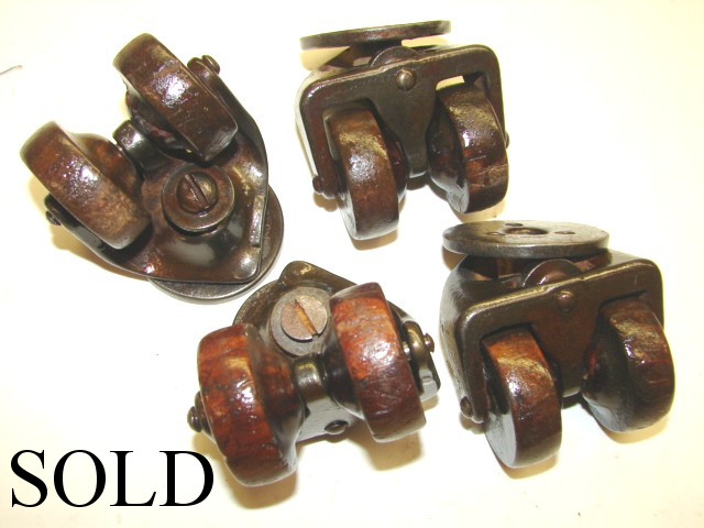 Antique Restoration Hardware, Castor