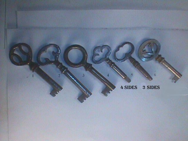  Antique Restoration Hardware, Keys