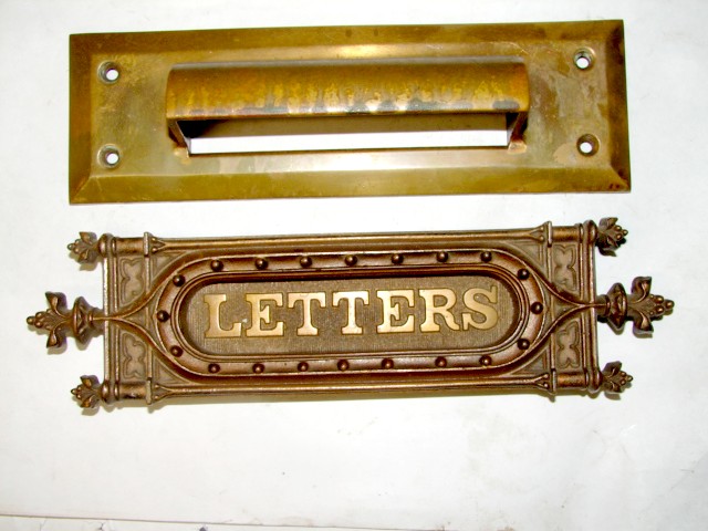  Antique Restoration Hardware, Mail